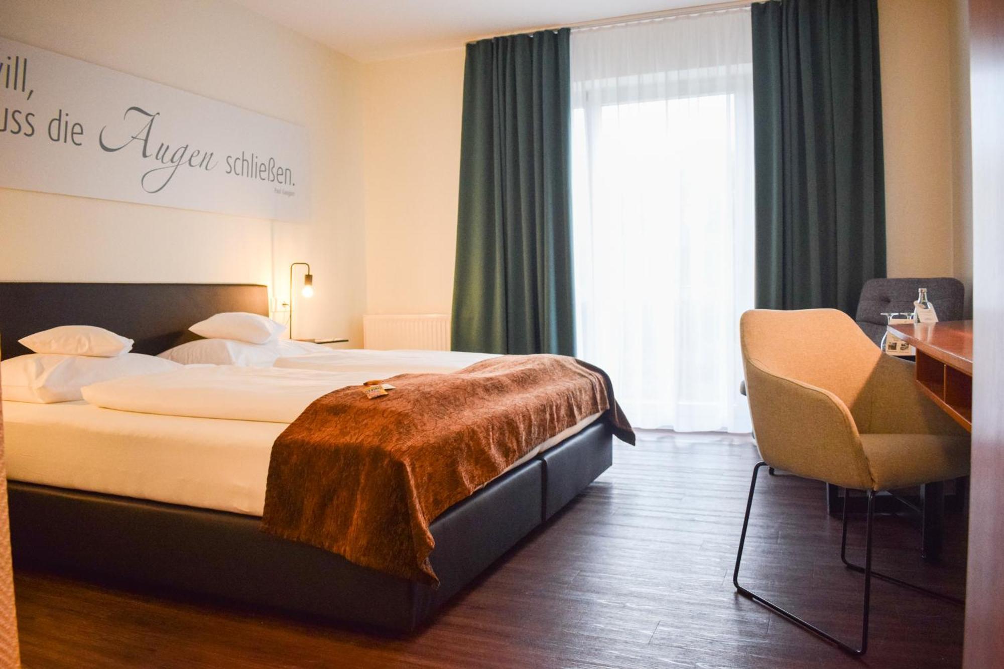 Landhotel Ruegheim Ngoại thất bức ảnh