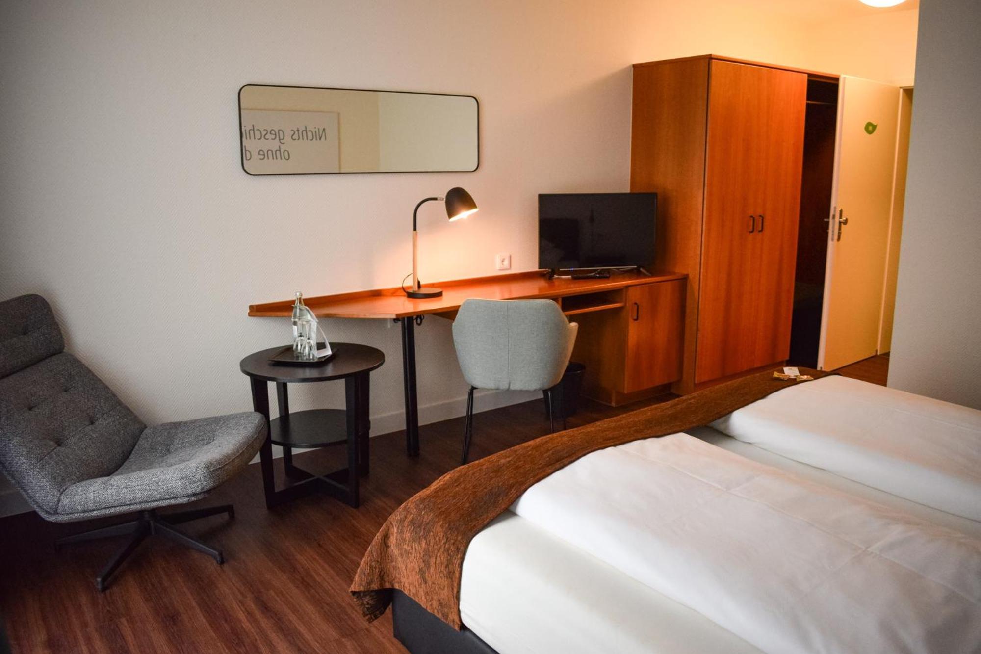 Landhotel Ruegheim Ngoại thất bức ảnh