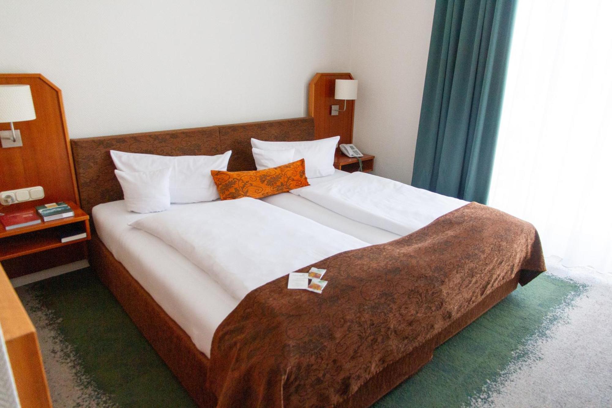 Landhotel Ruegheim Ngoại thất bức ảnh